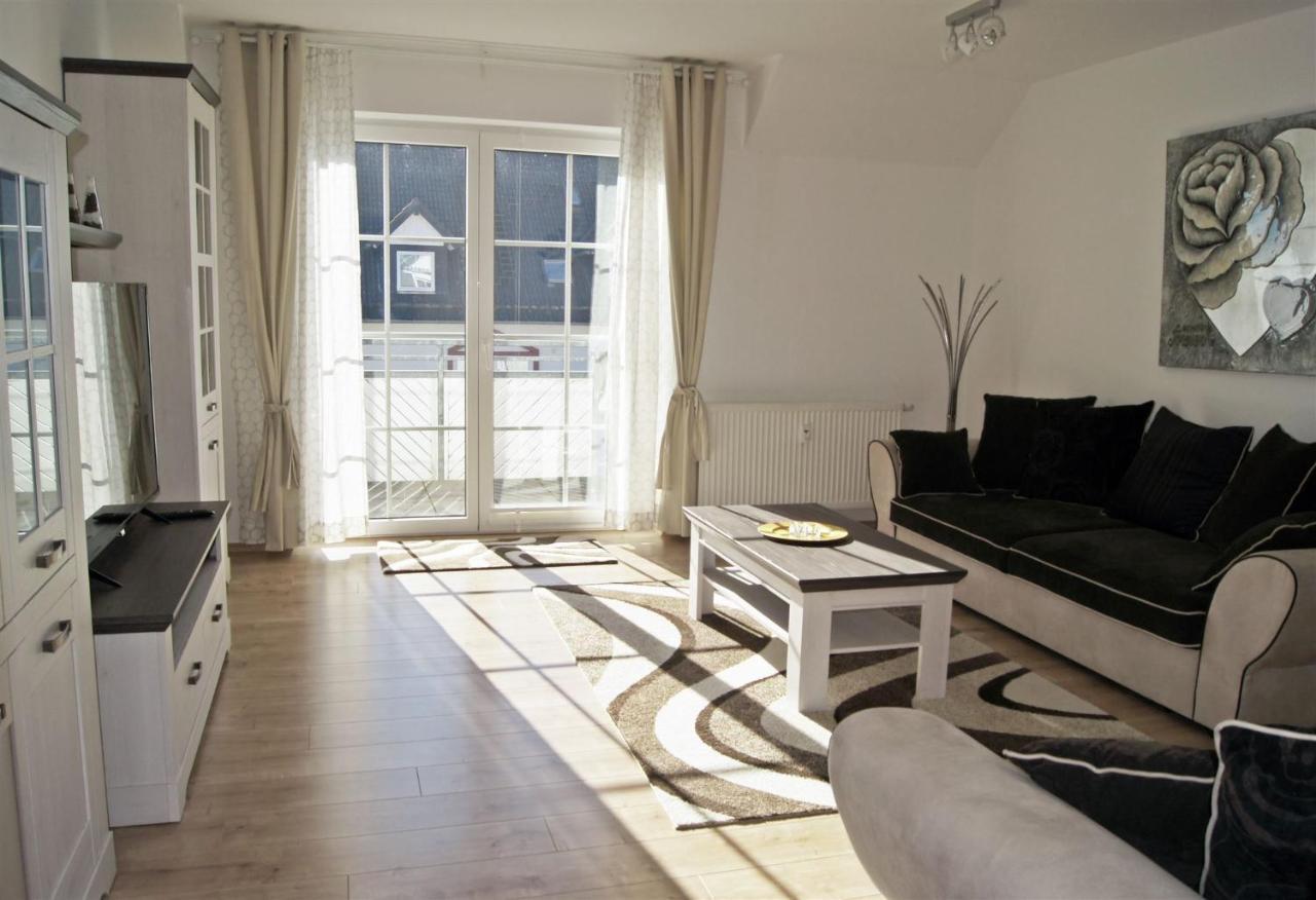 Apartment 21109 *