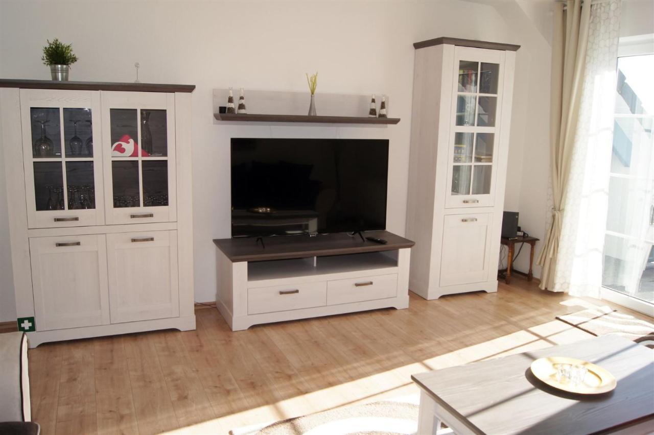 Apartment 21109 *